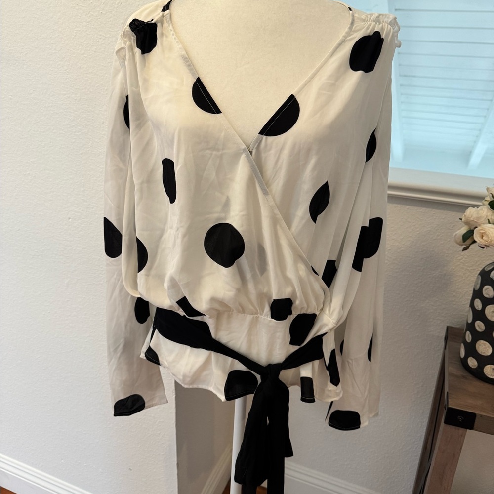 New York & Company White and Black Long Sleeve Wrap Blouse